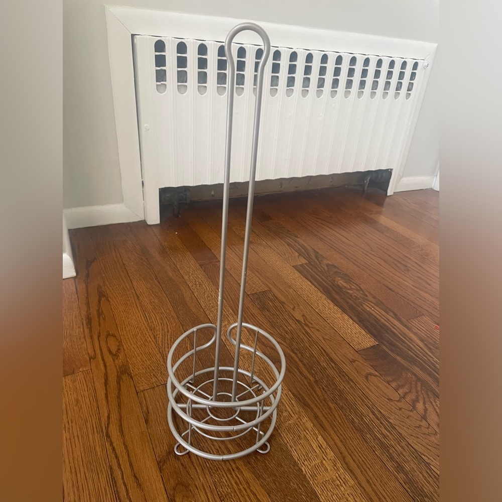 Toilet paper holder